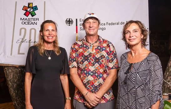 La embajadora Maike Friedrichsen agasaja a atletas de Master of the Ocean