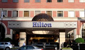 Hilton se desvincula de un hotel que neg&oacute; habitaciones a agentes migratorios de EE. UU.