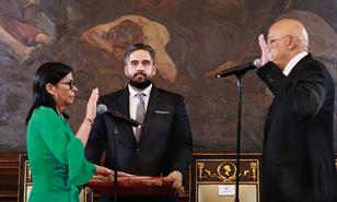 Delcy Rodr&iacute;guez asume en Venezuela, ordena estado de excepci&oacute;n y arrestos