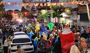 Las familias de la capital disfrutaron del tradicional desfile de los Reyes Magos