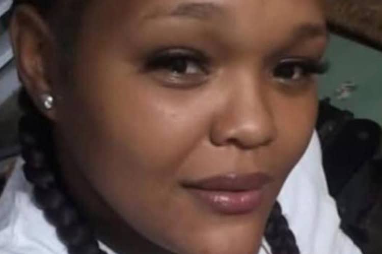 Tenía 31 años. La mató, desmembró y luego calcinó sus restos el hombre con el que llevaba tres años conviviendo. Tenía<strong> seis hijos</strong> de una relación anterior. Trabajaba como doméstica, aunque el cuidado de uno de sus hijos, con la condición de autismo, la obligaba a renunciar con frecuencia. En varias ocasiones, justificó las marcas de golpes en su cuerpo con supuestas caídas. Su feminicida es reconocido como un hombre violento, cuya anterior compañera debió interponer una orden de alejamiento para librarse de su maltrato. Ocurrió el<strong> 5 de octubre </strong>en la comunidad Canastica, San Cristóbal.