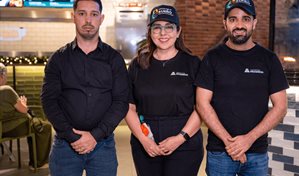 El Voluntariado de Cementos Progreso lleva Navidad Dorada a envejecientes de SPM