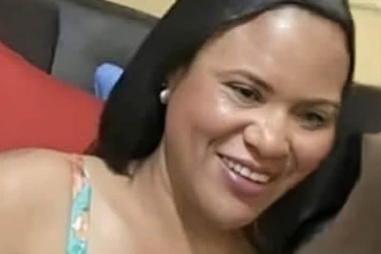 Tenía 42 años. La envenenó su expareja tras interceptarla, golpearla y secuestrarla cuando se dirigía a casa de su abuela a llevarle comida. La víctima había roto con el feminicida más de un año antes de ser asesinada y, según sus parientes, tenía una nueva relación. El feminicida se suicidó. Ocurrió el <strong>2 de septiembre </strong>en el distrito municipal de Hato del Padre, en San Juan de la Maguana.