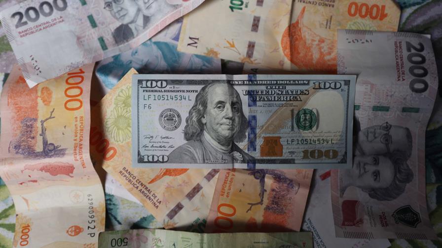 Argentina obtiene préstamo de bancos internacionales por US$ 3,000 millones Argentina obtiene préstamo de bancos internacionales por US$ 3,000 millones