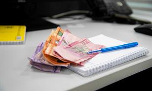 Los salarios m&iacute;nimos ser&aacute;n ajustados un 8 % al alza en febrero