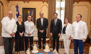 Abinader recibe a Michel Camilo y autoridades del Berklee College of Music