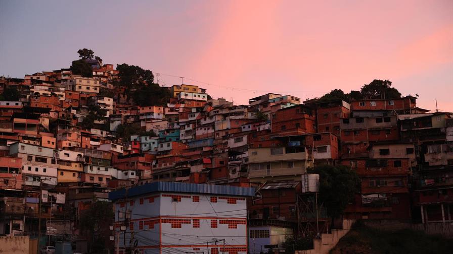 Venezuela denuncia que EE. UU. bombarde&oacute; instalaci&oacute;n cient&iacute;fica y almac&eacute;n de medicinas