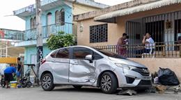 Dos mujeres, incluyendo una de 83 a&ntilde;os, en estado cr&iacute;tico tras ser embestidas por chofer en Herrera