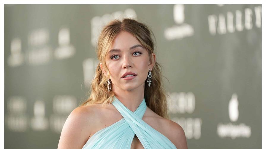 Sydney Sweeney posa desnuda en la portada de una reconocida revista Sydney Sweeney posa desnuda en la portada de una reconocida revista