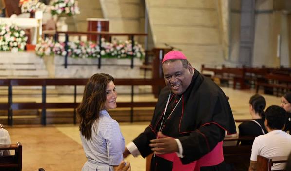 Leah Francis Campos visita la bas&iacute;lica de Hig&uuml;ey en D&iacute;a de Reyes