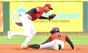 Escogido y Toros justifican su liderato con caminos distintos