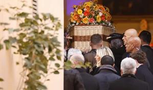 El funeral de Brigitte Bardot re&uacute;ne a miles de admiradores en Saint Tropez