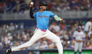 Fuentes: Los Cubs adquieren a Edward Cabrera en canje con los Marlins para reforzar su rotaci&oacute;n
