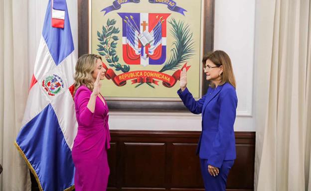Gloria Reyes asume como nueva ministra de la Mujer