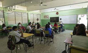 Los padres no env&iacute;an a los hijos a las escuelas: persiste la baja asistencia de los estudiantes