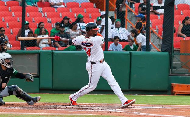 Eloy Jim&eacute;nez est&aacute; de vuelta; supera vallas que lo limitaban