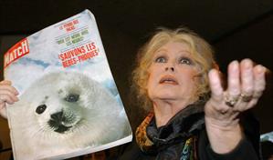 Brigitte Bardot fue enterrada con una camiseta y un broche con una foca, su animal fetiche