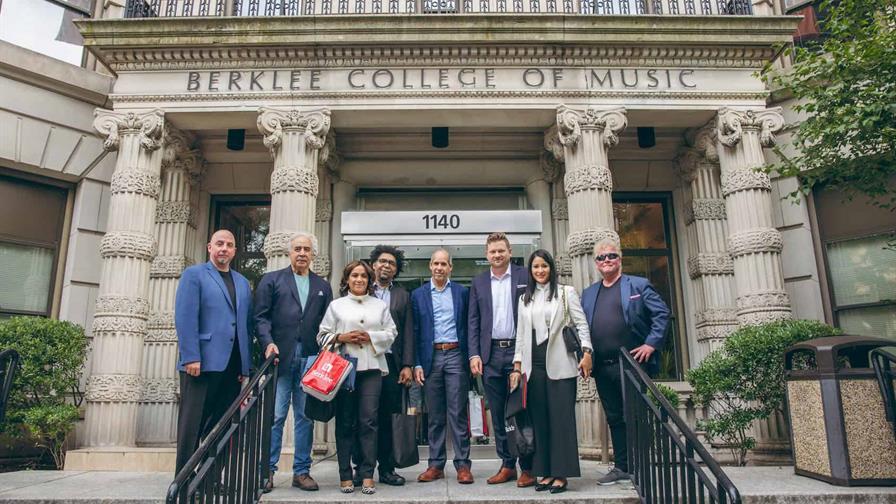 La Fundaci&oacute;n AES Dominicana y EGE Itabo hacen posible Berklee en Santo Domingo