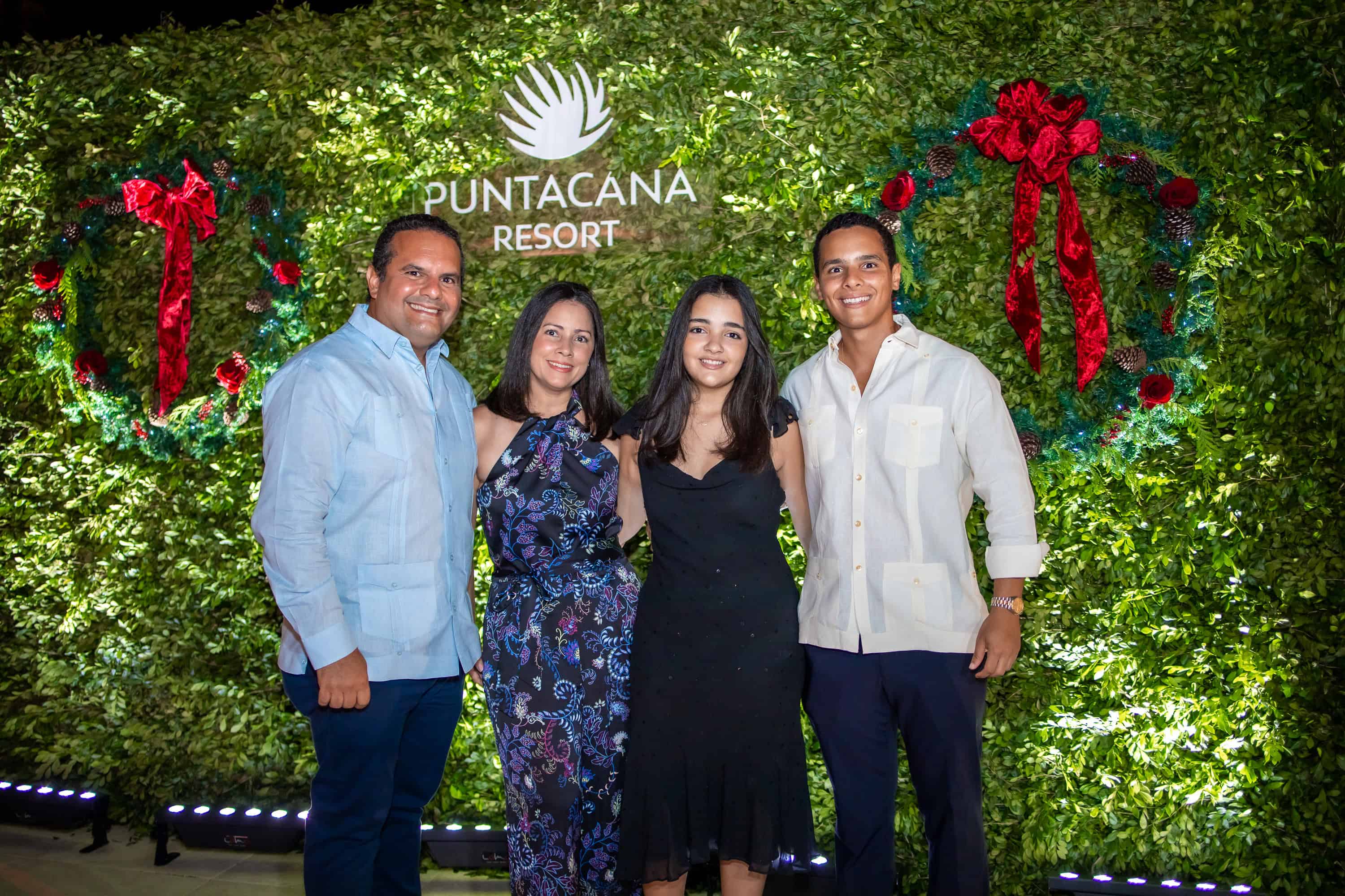 Guillermo Gonzalez, Caroline Blais, Miranda Gonz&aacute;lez y Guillermo Gonz&aacute;lez.