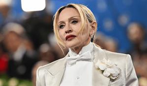 Madonna versiona el cl&aacute;sico italiano La Bambola de Patty Pravo para Dolce & Gabbana