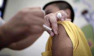 Sociedad de Pediatr&iacute;a pide respetar esquema local de vacunas pese a cambios en EE. UU.