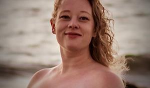 Mujer abatida por agente del ICE en Min&eacute;apolis acababa de dejar a su hijo de seis a&ntilde;os en la escuela