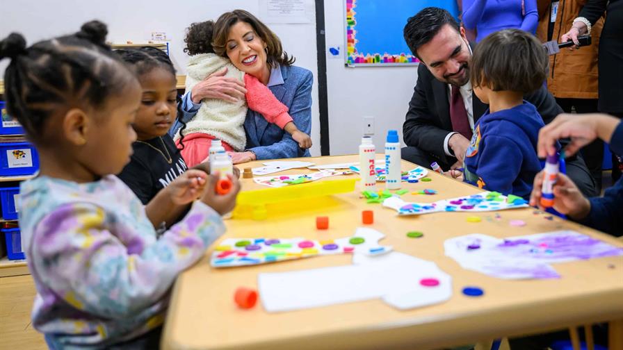 Zohran Mamdani y la gobernadora de NY anuncian cuidado infantil gratis para niños menores de 2 años Zohran Mamdani y la gobernadora de NY anuncian cuidado infantil gratis para niños menores de 2 años