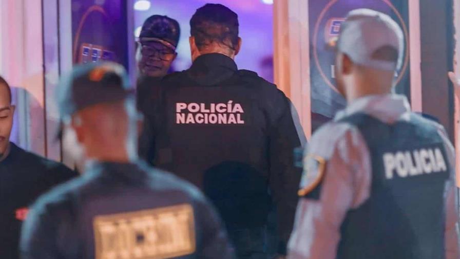 Policía apresa a cuatro personas a las que acusa de atracar a taxistas Policía apresa a cuatro personas a las que acusa de atracar a taxistas