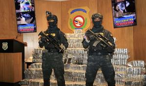 Autoridades decomisan 863 paquetes de coca&iacute;na en costas de Pedernales; hay dos detenidos