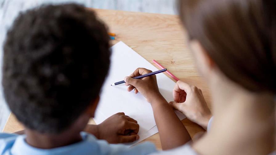 C&oacute;mo ayudar a tu hijo a aprender a escribir