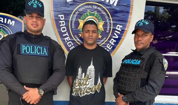 Se entrega acusado de participar en tiroteo que dej&oacute; un muerto y dos heridos en San Pedro de Macor&iacute;s