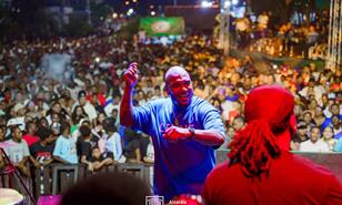 El desorden y el alcohol eclipsan el car&aacute;cter religioso de las patronales