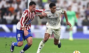 El Madrid se lleva un derbi en el alambre y se cita con el Bar&ccedil;a en la final