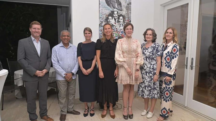 La Embajadora de Alemania realiza un encuentro cercano con la prensa