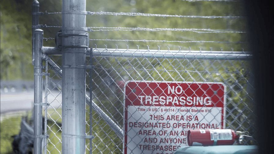 Trasladan a Alligator Alcatraz a migrante haitiano detenido en Puerto Rico cuando acud&iacute;a a hospital