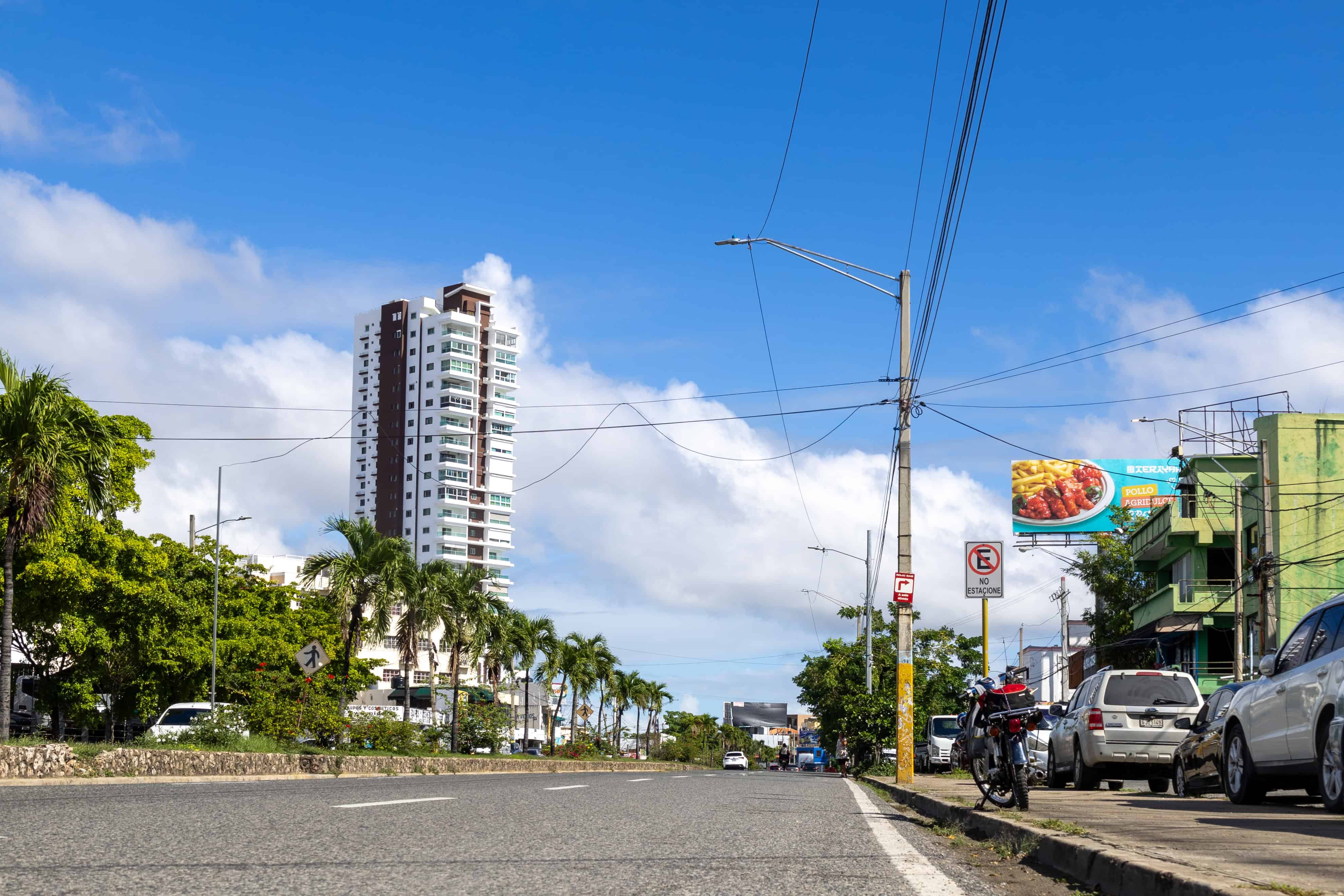 Una de las torres m&aacute;s alta de Alma Rosa, plano desde la avenida San Vicente de Paul.&nbsp;