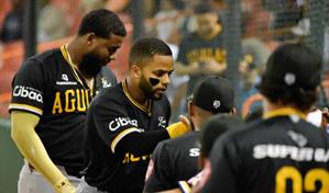 Con victoria sobre los Toros, las &Aacute;guilas se acercan a un juego del segundo lugar