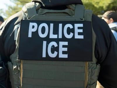 ¿Puede ser condenado agente de ICE que mató a mujer en Mineápolis?