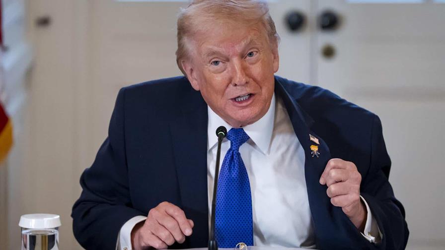 Trump se dice dispuesto a reunirse con la presidenta interina de Venezuela