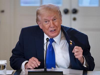 Trump firma decreto para proteger venta del petróleo de Venezuela