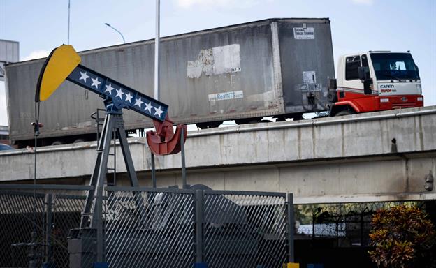 Trump traza un protectorado petrolero para Venezuela e intenta embarcar a las multinacionales