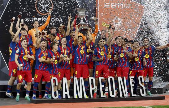 El Barcelona revalida Supercopa ante el Real Madrid gracias a un doblete de Raphinha