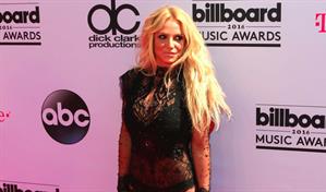 Britney Spears anuncia su regreso a los escenarios junto a su hijo Jayden