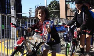 Busc&aacute;bamos hasta en zafacones..., y lo logr&eacute;: la satisfacci&oacute;n de canjear pl&aacute;sticos por juguetes