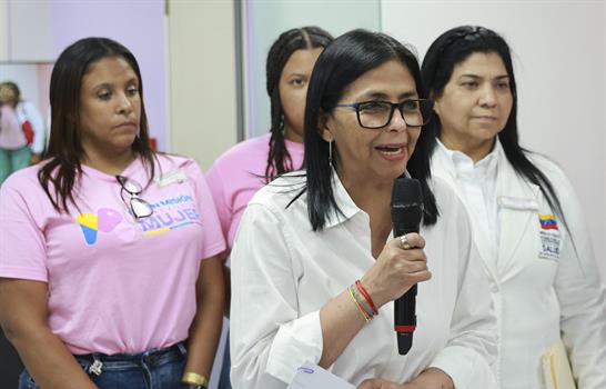 Delcy Rodr&iacute;guez: Aqu&iacute; manda el pueblo venezolano y hay un Gobierno, el de Nicol&aacute;s Maduro