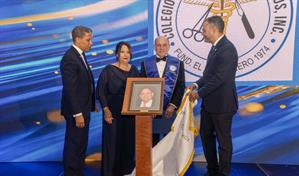 El doctor Nicol&aacute;s Rizik Cabral es galardonado Maestro de la Cirug&iacute;a 2026