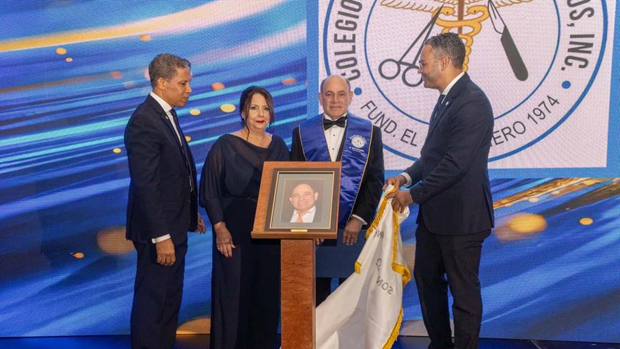 El doctor Nicol&aacute;s Rizik Cabral es galardonado Maestro de la Cirug&iacute;a 2026