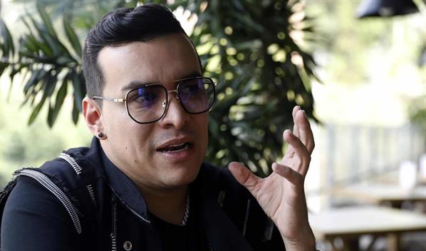 El cantante colombiano Yeison Jim&eacute;nez so&ntilde;&oacute; tres veces con el accidente a&eacute;reo en que muri&oacute;