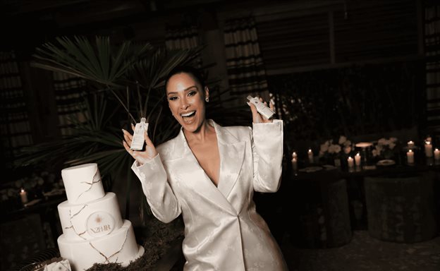 La pareja de Romeo Santos se estrena como empresaria cosm&eacute;tica