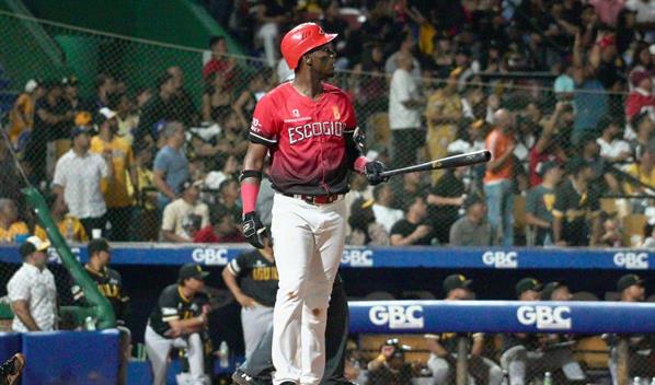 Video | El Escogido vence a las &Aacute;guilas y se afianza en la cima de la tabla